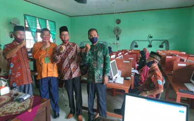 Tim monitoring Pelaksanaan AKG,AKK dan AKP pada TAK MTsN 5 Pesisir Selatan oleh Kasi Penmad Kemenag Kab. Pesisir Selatan